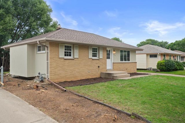 8034 W Tesch AVENUE, Milwaukee, WI 53220