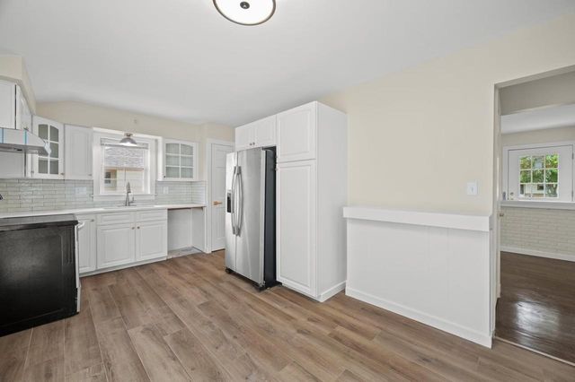 8034 W Tesch AVENUE, Milwaukee, WI 53220