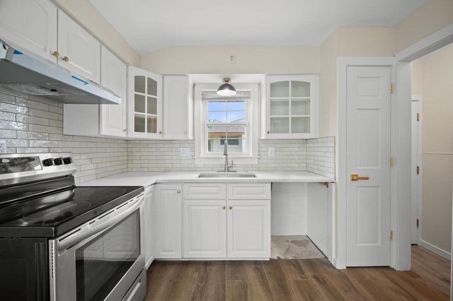 8034 W Tesch AVENUE, Milwaukee, WI 53220