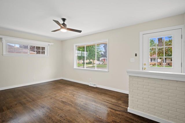 8034 W Tesch AVENUE, Milwaukee, WI 53220
