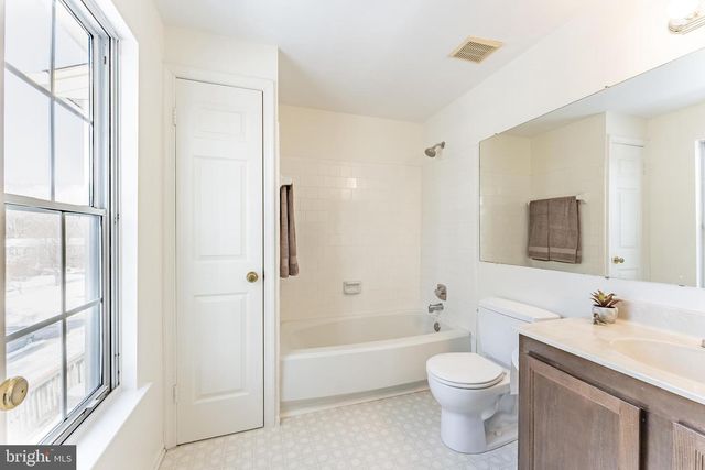 6143 MARTINS LANDING CT, Burke, VA 22015