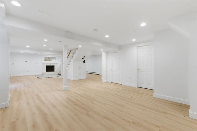 6 Glen Drive, Lynnfield, MA 01940