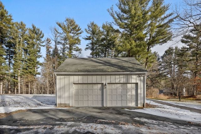 6 Glen Drive, Lynnfield, MA 01940