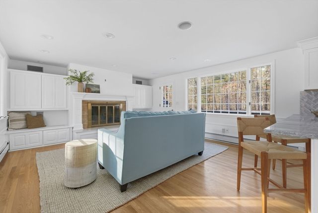 6 Glen Drive, Lynnfield, MA 01940