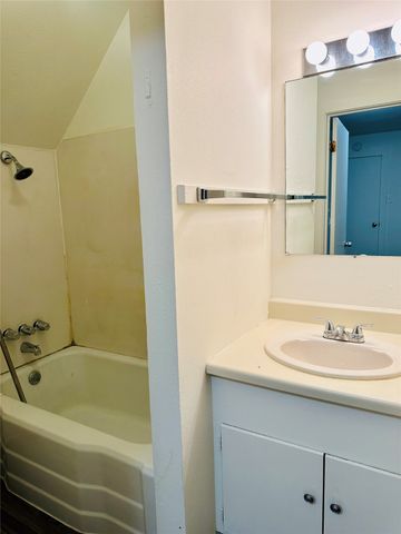 402 S Bryan Belt Line Road, Mesquite, TX 75149