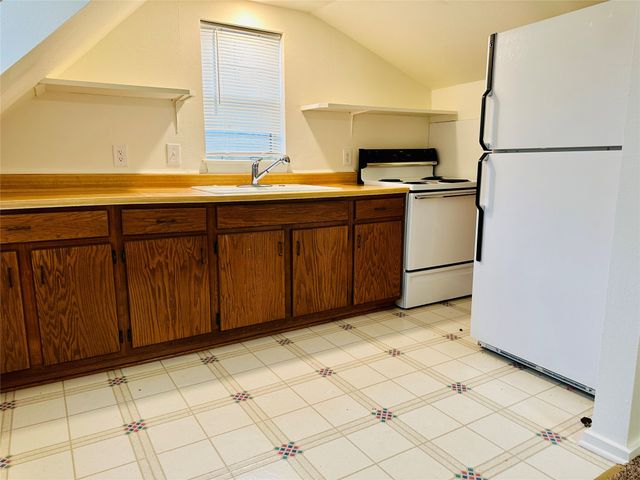 402 S Bryan Belt Line Road, Mesquite, TX 75149