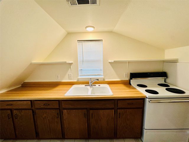 402 S Bryan Belt Line Road, Mesquite, TX 75149