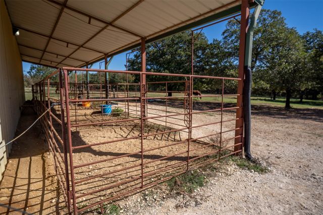 1293 Hcr 1425, Covington, TX 76636