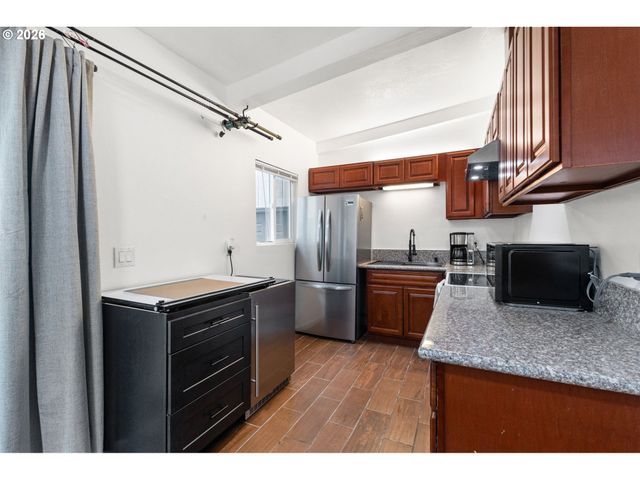 8625 Se KNAPP St, Portland, OR 97266