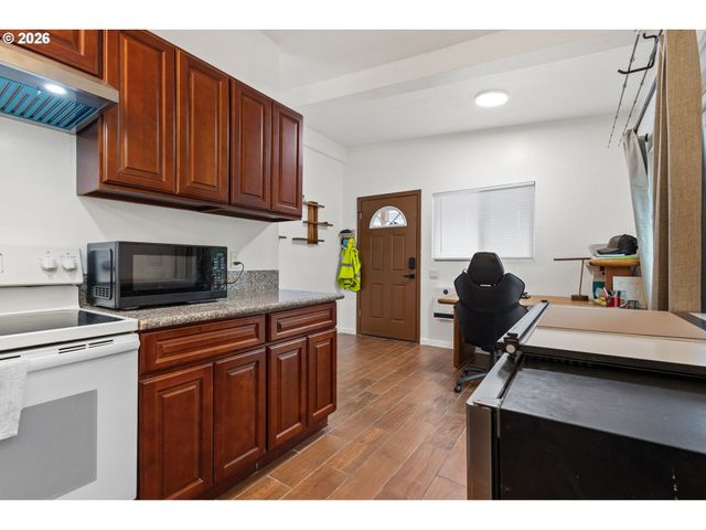 8625 Se KNAPP St, Portland, OR 97266