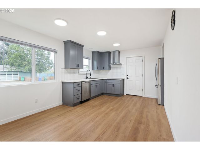 8625 Se KNAPP St, Portland, OR 97266