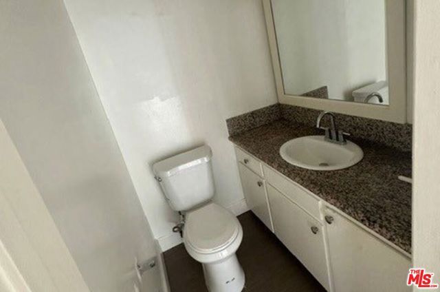 3747 Mentone Avenue, Los Angeles, CA 90034