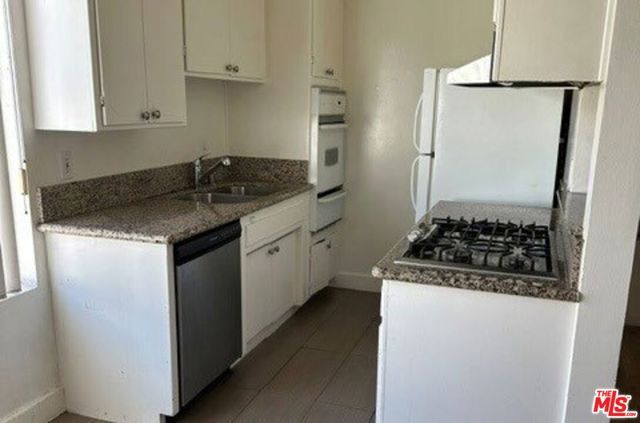 3747 Mentone Avenue, Los Angeles, CA 90034