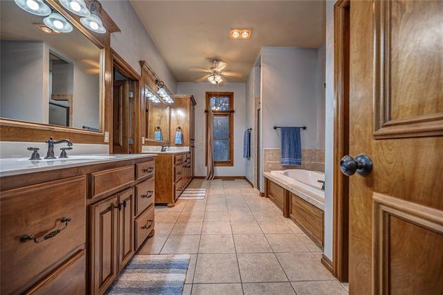 3740 Redmont Trace, Edmond, OK 73034