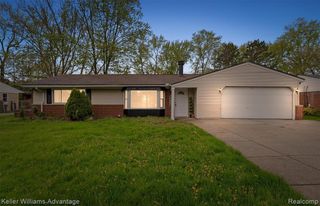 2479 Ivanhoe Drive, West Bloomfield, MI 48324