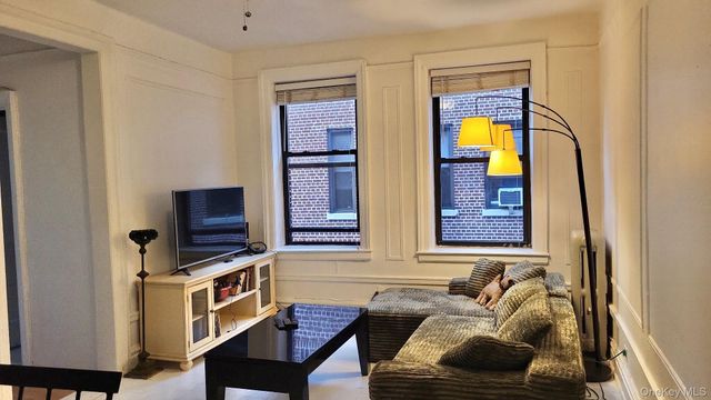 1974 Lafontaine Avenue 4E, Bronx, NY 10457
