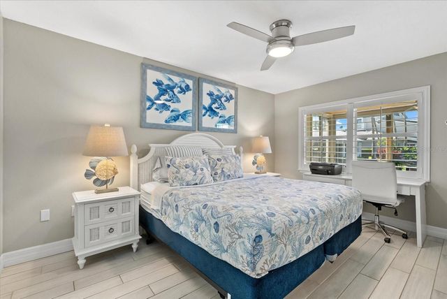 1313 SIESTA BAYSIDE DRIVE 1313D, Sarasota, FL 34242