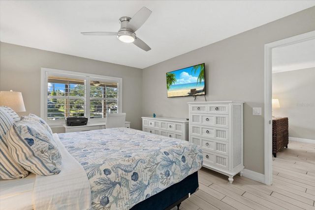 1313 SIESTA BAYSIDE DRIVE 1313D, Sarasota, FL 34242