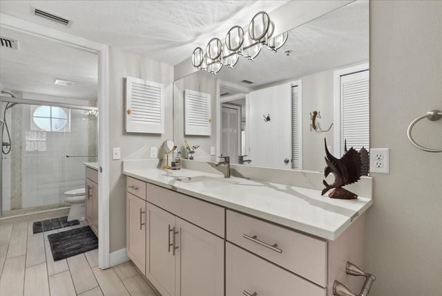 1313 SIESTA BAYSIDE DRIVE 1313D, Sarasota, FL 34242