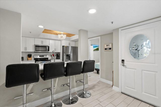 1313 SIESTA BAYSIDE DRIVE 1313D, Sarasota, FL 34242