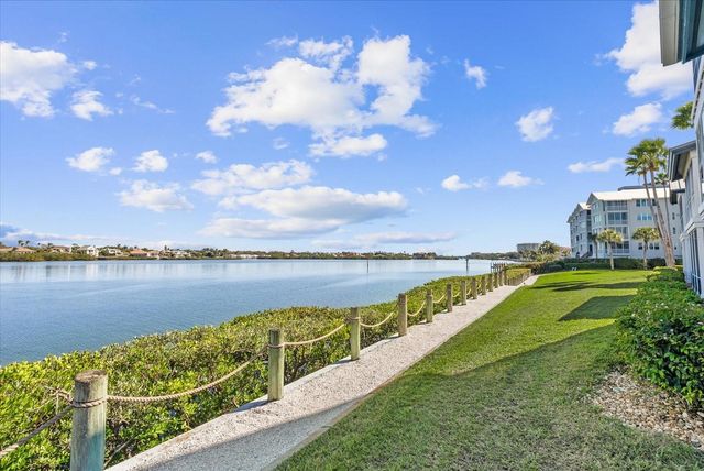 1313 SIESTA BAYSIDE DRIVE 1313D, Sarasota, FL 34242