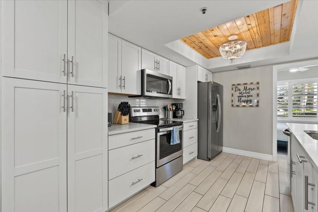 1313 SIESTA BAYSIDE DRIVE 1313D, Sarasota, FL 34242