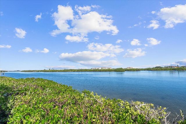 1313 SIESTA BAYSIDE DRIVE 1313D, Sarasota, FL 34242