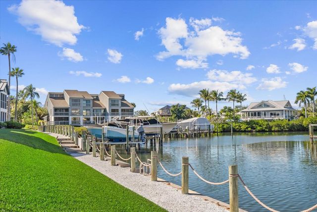 1313 SIESTA BAYSIDE DRIVE 1313D, Sarasota, FL 34242