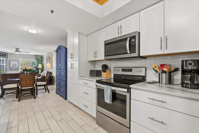 1313 SIESTA BAYSIDE DRIVE 1313D, Sarasota, FL 34242