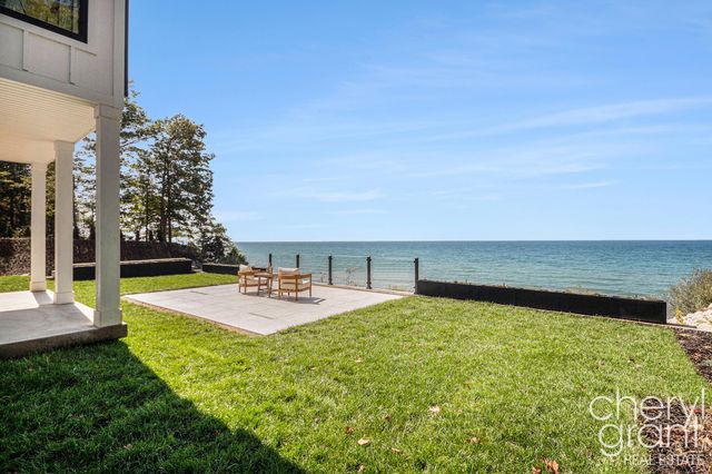 2576 Lakeshore Drive, Saugatuck Twp, MI 49408