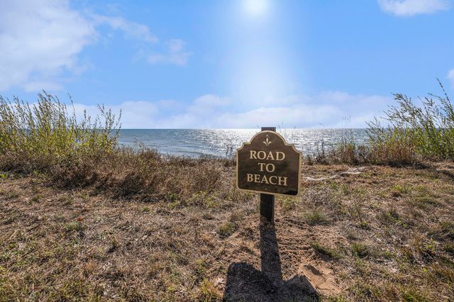 2576 Lakeshore Drive, Saugatuck Twp, MI 49408