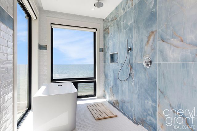 2576 Lakeshore Drive, Saugatuck Twp, MI 49408