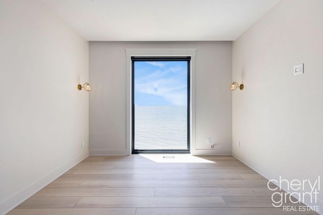 2576 Lakeshore Drive, Saugatuck Twp, MI 49408