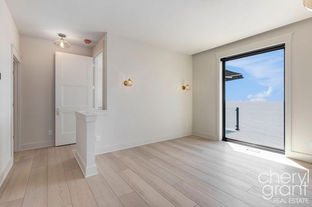 2576 Lakeshore Drive, Saugatuck Twp, MI 49408