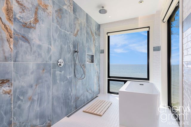 2576 Lakeshore Drive, Saugatuck Twp, MI 49408