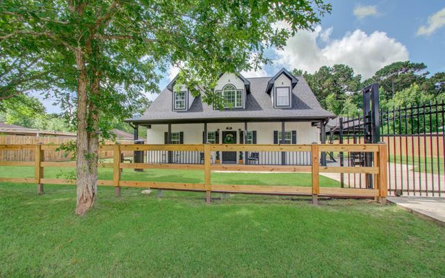 203 Antelope Drive, Crosby, TX 77532