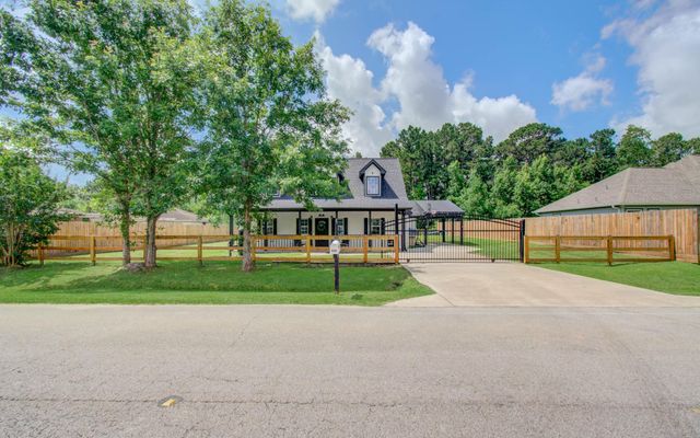 203 Antelope Drive, Crosby, TX 77532