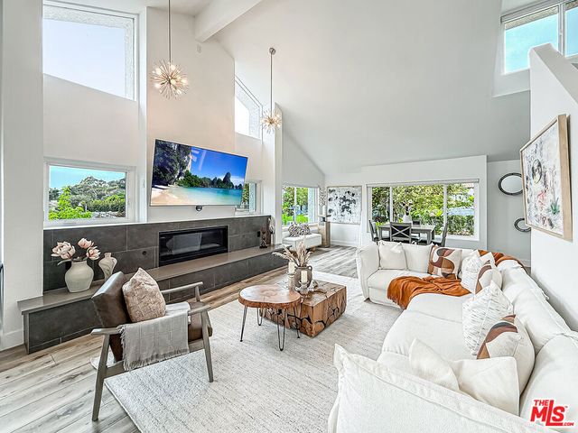 3536 Malibu Country Drive, Malibu, CA 90265