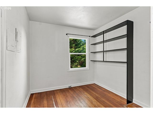 1017 Sw GROVER St, Portland, OR 97239