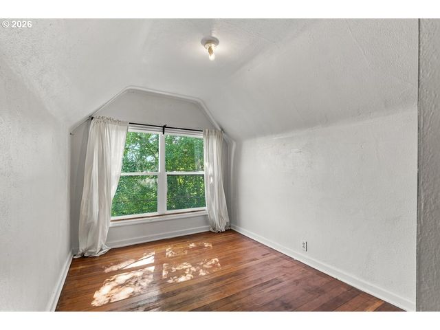 1017 Sw GROVER St, Portland, OR 97239
