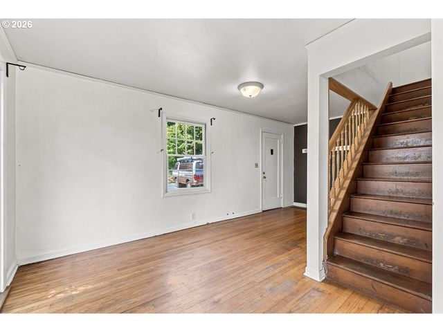 1017 Sw GROVER St, Portland, OR 97239
