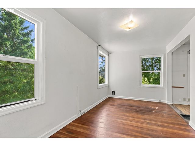 1017 Sw GROVER St, Portland, OR 97239