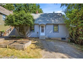 1017 Sw GROVER St, Portland, OR 97239