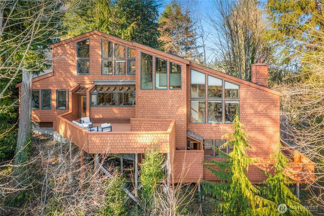 9261 SE 46th Street, Mercer Island, WA 98040