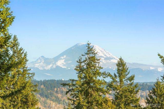 9261 SE 46th Street, Mercer Island, WA 98040