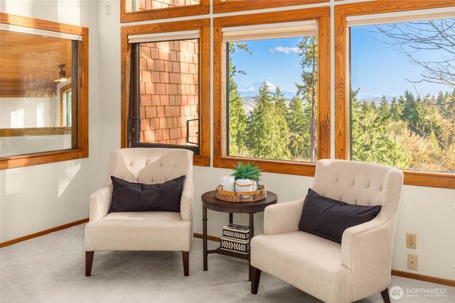 9261 SE 46th Street, Mercer Island, WA 98040