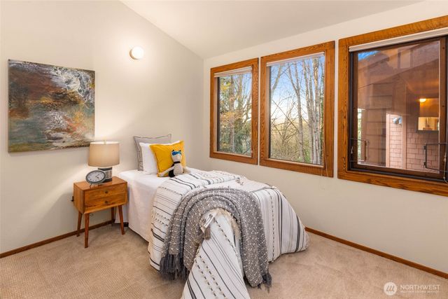 9261 SE 46th Street, Mercer Island, WA 98040