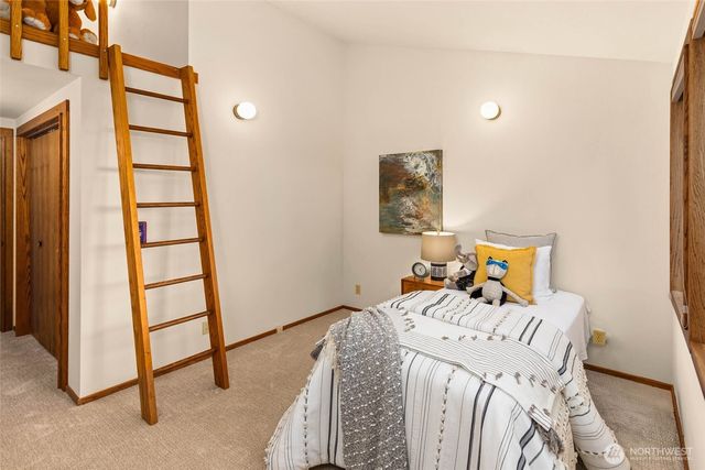 9261 SE 46th Street, Mercer Island, WA 98040