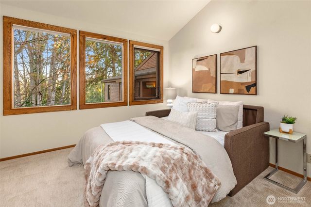 9261 SE 46th Street, Mercer Island, WA 98040