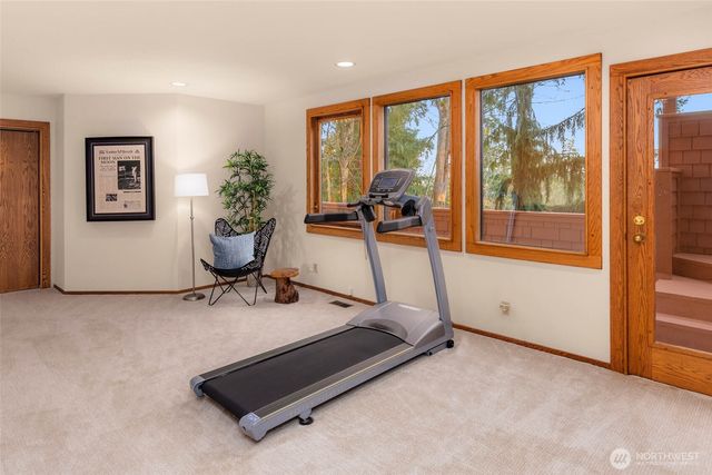 9261 SE 46th Street, Mercer Island, WA 98040